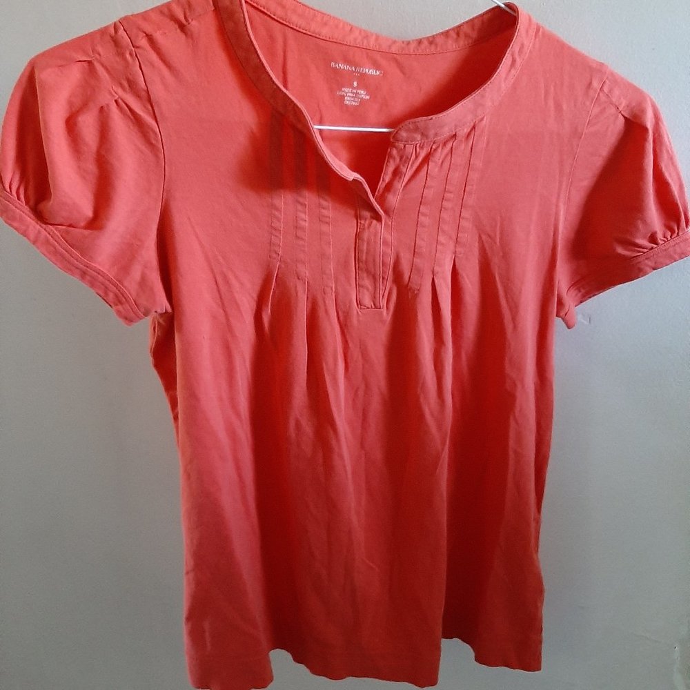 Banana Republic Coral Pink short sleeve top Small